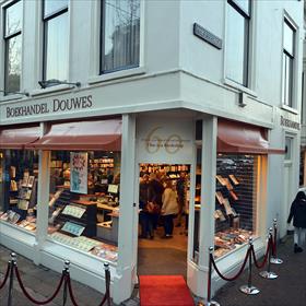 Friend, you stand on sacred ground... Boekhandel Douwes, Den Haag.