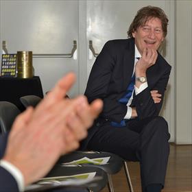 Quizwinnaar en dus knapste der knappen is Rob de Wijk (directeur van het Den Haag Centrum voor Strategische Studies (HCSS))