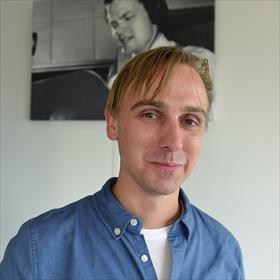 Tomas Blansjaar (accountmanager digitaal uitgeverij Nieuw Amsterdam).