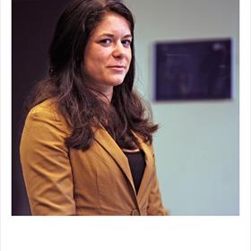 Myrthe Spiteri (acquirerend redacteur, Blossom Books) over hyves, facebook, youtube, twitter en klantenbinding.