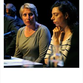Angélique Wouters (directeur Selexyz), Hanna Bervoets (auteur).