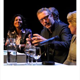 René Bego (directeur Mo&#39;Media) - bij een reisboek naar Schotland ook een paraplu aanbieden? Leuk idee!