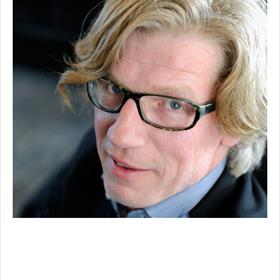 Sander Knol (directeur van Meulenhoff en De Boekerij). &#39; Mensen met authoriteit zijn niet altijd de mensen met de beste ideeën.&#39; En: &#39;Het grootste wapen is partnerships aangaan.&#39;