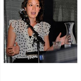 Marjolein van Doorn (voorzitter bestuur Elspeet, marketing Penguin Books Benelux) maakt de shortlist voor de Albert Hogeveen Bokaal 2011 voor beste boekverkoper bekend. Uitslag: 8 juni.