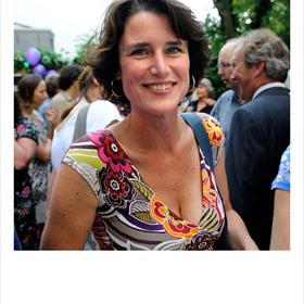 Manon Duintjer (debuterend auteur). Haar boek &#39;De S-machine&#39;&#160;komt uit in&#160;november.