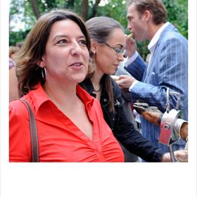 Marieke Groen (auteur - bij Thomas Rap).&#160;&#160;De titel van haar boek: &#39;Liefde is een afspraak.&#39; (Met wie?)