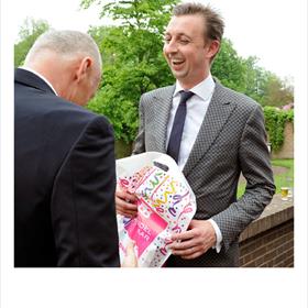 DE JONGEMAN uit Den Haag: Fabian Paagman (Boekhandel Paagman) met zijn mooiste tasje.