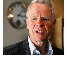 De importeur van het Brevier voor Nederland; Dingeman van Wijnen (uitgeverij Van Wijnen, Franeker).