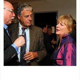 &#39;Ik&#160;ben eigenlijk&#160;lyrisch sopraan&#39;. Jan Boerstoel (dichter/liedschrijver en voorzitter Vereniging van Letterkundigen VvL), Cees van Wijk (eigenaar uitgeverij Gottmer), Hanca Leppink (uitgever at large).&#160;