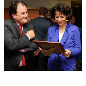 Mooi Hè? Zelf geschreven! Prachtige CPNB Oorkonde van Eppo van Nispen (directeur CPNB) voor Paula Vrolijk.