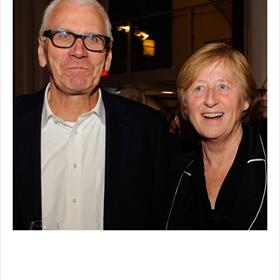 Hans Bevers (&#39;ik mag mee als aanhang&#39;) en Uschi Bevers (product manager Oxfam Novib, die regelmatig optreed als co-uitgever met&#160;Fontaine uitgevers).