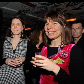 Best Gekleed: Victoria Farkas (auteur Moon), Hannerlie Modderman (redacteur&#160;Moon).