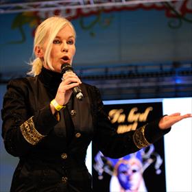 Lisa Staal (auteur en uitgever van &#39;In Bed met&#39;, Staal uitgevers). Met wie niet?