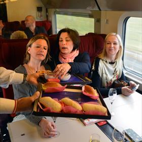 Maureen Belderink (adjunct-hoofdredacteur Libelle), Roel James (vrouw van Alain) en&#160;Marjan Ippel (Talkinfood)