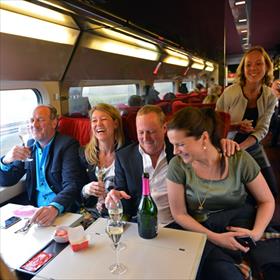 Jacques Hermus (culinair journalist), Sandra Ysbrandy, Gilles Faëlens (Bacchantes wijnimport)&#160;en Mireille Muller (fan van Alain).