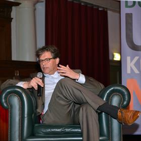 Wilfrid Ophey (co-auteur &#39;Leren samenwerken tussen organisaties&#39;). &#39;Ik snap het wel.&#160;Delen&#160;is alleen zinvol als&#160; je er zelf belang bij hebt.&#39;