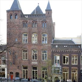 De reis waard: boekhandelaars trekken naar stadskasteel Oudaen aan de&#160;Oudegracht in Utrecht.