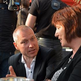 Sander van Vlerken (uitgever De Geus), Gerda Aukes (boekhandel Den Boer, Baarn)