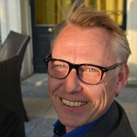 &#39;Morgen ga ik hier weer zitten!&#39; Jan Peter Prenger (inkoper Libris Blz.)