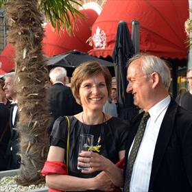 Edith Koenders (jurylid Libris Literatuurprijs 2013) en partner Adriaan van der Hoeven.