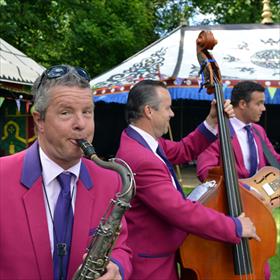 Feest!&#160; Uitgeverij Lemniscaat bestaat 50 jaar. De roze flamingo&#39;s voelen een lied opwellen. De shadows of my mind?