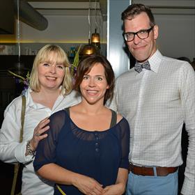 Achter de schermen: Karen van Ede (modejournalist en ghostwriter), Suzan Schapendonk (uitgever), Joost la Housse (vormgever).