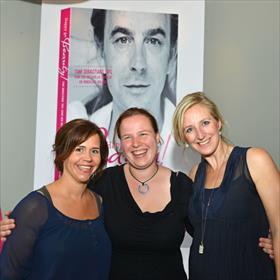 Rotsen in de branding - Anneke Robben (marketing coördinator),Eveline van Tillo (marketing coördinator), &#160;Suzan Schapendonk (uitgever&#160;Unieboek | Het Spectrum).