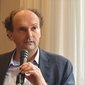 Voorspelling: Engels wordt een overschatte taal,&#160;denkt Henk Pröpper (directeur De Bezige Bij).