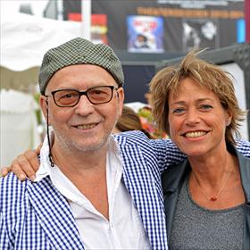 En natuurlijk een fotomomentje met Albert Hogeveen en&#160;Monique Burger&#160; (De Nieuwe Boekhandel,&#160;Elspeet Boekverkoper van het Jaar&#160;2010).