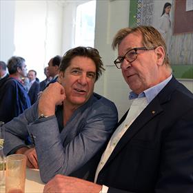 Ad Fransen (auteur), Robbert Vrij (zelfstandig adviseur marketing, communicatie en pr).