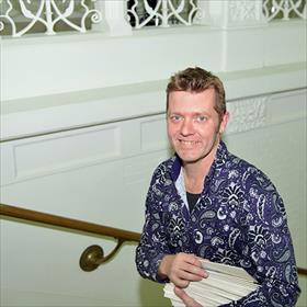 Cadeautjes voor de gasten!&#160;Rutger Wilmink (productiebegeleider De Bezige Bij).