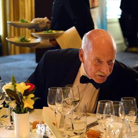 René van Collem . 'Ik deed maar wat.' Maar zelfs bij Doe Maar kon dat slechts tot op zekere hoogte. Uiteindelijk was Van Collem 30 jaar aan heroïne verslaafd.