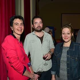 Nathalie van der Veer (redacteur ZIN), Nathan Vos (hoofdredacteur ZIN), Sandra van Steen (freelance journaliste). (Zin = maandblad voor de frisse vijftiger en zestiger.)