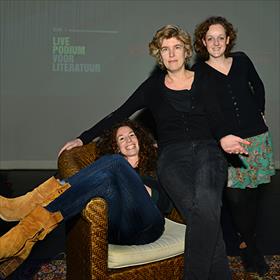 SLAA verhuisde&#160;happily naar de hippeTolhuistuin in A&#39;dam-Noord.&#160;Maya Shamir (programmamanager), Daphne de Heer (directeur), Esther Kuijper (producent). 
