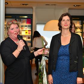 De nieuwe eigenaar en de nieuwe bedrijfsleider van Bouwman Boeken: Ike Bekking en&#160;Martha van Seters (bedrijfsleider).