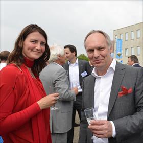 Carin (uitgever Redamij) en Ria Derks (boekenvakker).