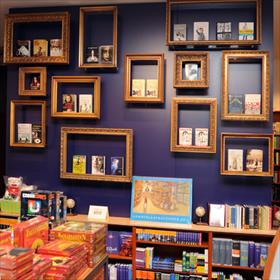 Ronald Giphart (auteur) brak op tv een lans voor de zelfstandige boekhandel. Vandaar is het nog maar een kleine stap naar het gastpresentatorschap van de Libris Inspiratiedag. 