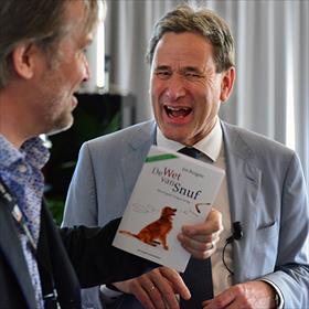 Jos Burgers (auteur) &#39;De wet van Snuf&#39; (Van Duuren Management) over de kunst van het geven.