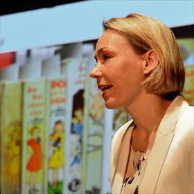 Mireille Kok (hoofd a.i. Sector Marketing en Diensten, Koninklijke Bibliotheek) over de overdracht van het Kluitman-archief (bijna 6.000 titels).