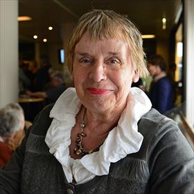 &#39;Het mooiste kinderboek? Kinderen van het dal, Trompetter van Krakau, Het slot op den Hoef... maar die zijn niet van Kluitman.&#39; Charlotte Poot (Stichting geschiedenis kinder- en jeugdliteratuur).