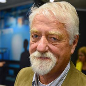 Jim de Blank (tot 2005 vertegenwoordiger van Kluitman): &#39;Ik lees de Kameleon nog wel eens. Voor het slapen gaan.&#39;