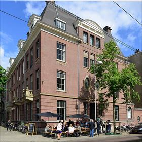 Uitgeverij Nieuw Amsterdam zat er al, de Wereldbibliotheek nu ook: Johannes Vermeerstraat 63, Amsterdam.