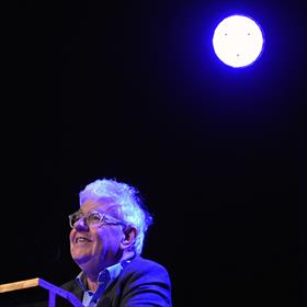 25 jaar FBJP = dat schreeuwt om&#160; een&#160;terugblik. Founding Father&#160;Geert Mak&#160;trakteert op&#160;&#39;mistige herinneringen&#39;&#160;aan&#160;aanstormende journalistieke broedplaatsen van weleer.