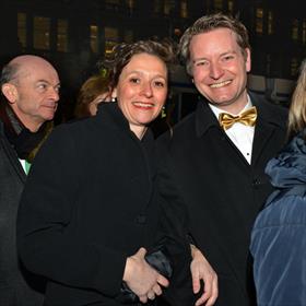 John Jansen van Galen (oud bestuurslid) over de vergaderingen:&#160;&#39;altijd in een zolderkamertje. Onder een jarenlang stukkend peertje. Maar wél met taart. En roddel.&#39;