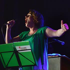 Ook deze winnaars worden toegezongen door Suzanne Matteysen. Dit keer&#160;met Andalusische melodielijnen, vanwege&#160; &#39;El Rey&#39;.
