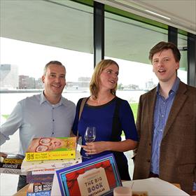 Ook Breda heeft een Engelstalige boekhandel. Ronald Reinart, Cindy Graumans (Latte&#39;s and Literature, Breda), Mark Struik (Van Ditmar).