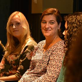 Speeddaten met&#160;Linda van Scherrenburg (bureauredacteur) en Susanne&#160;Diependaal (uitgever kinderboekenfonds en YA).