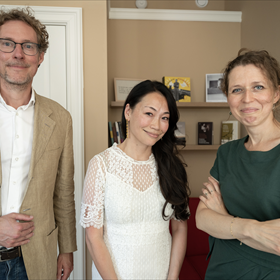 Jerker Spits (Ministerie van O C en W), Barbara den Ouden (Letterenfonds) en Liesbeth Versluis (Ministerie OCW).