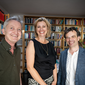 Maxim Februari (auteur), Roos Vermeij (Raad van Toezicht Letterfonds) en Tiziano Perez.