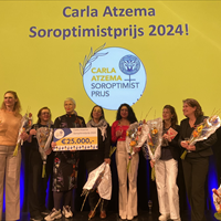 Schrijverscollectief FixDit wint Carla Atzema Soroptimistprijs